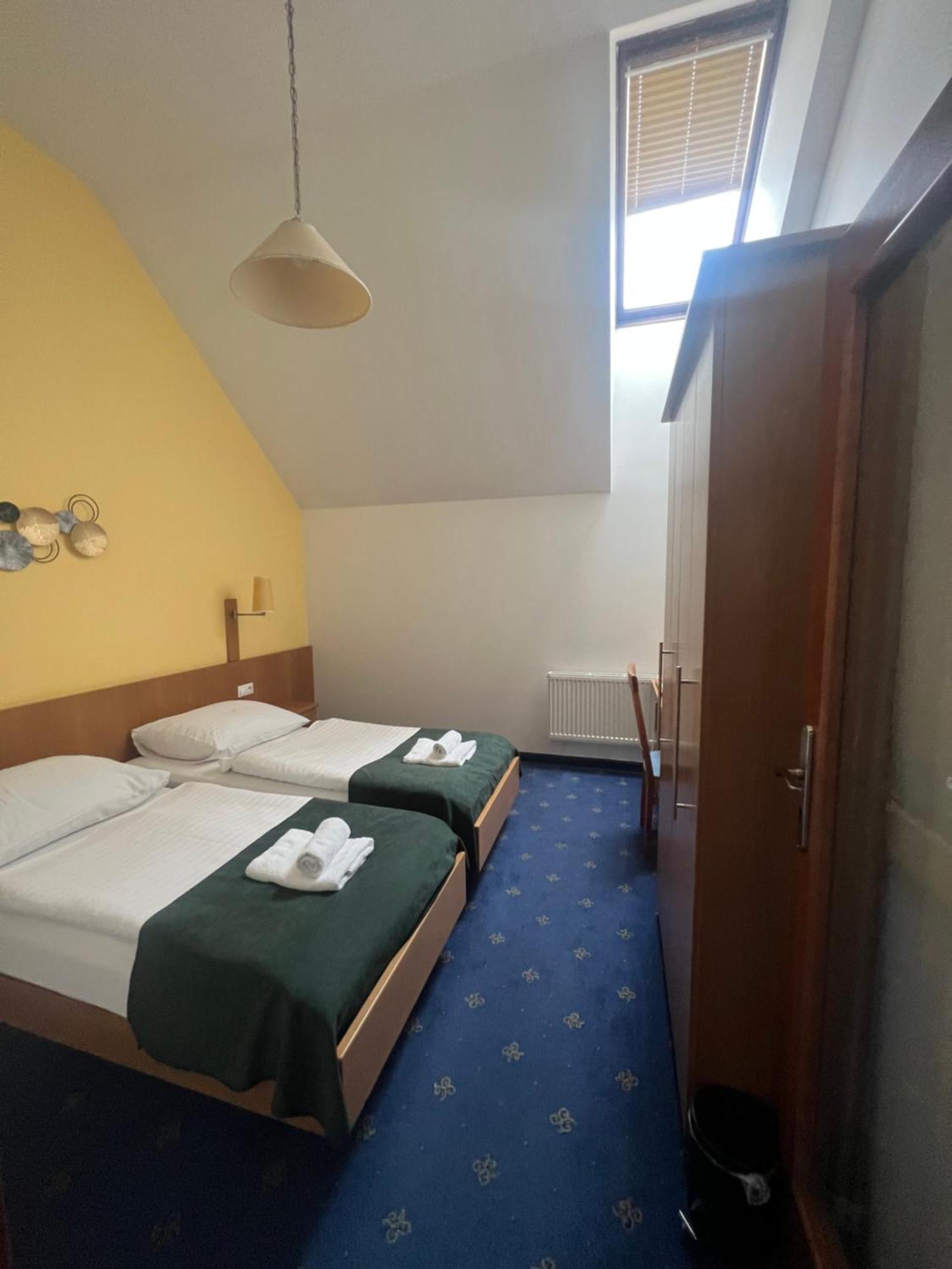 Hotel Apollon Litomerice Exterior photo