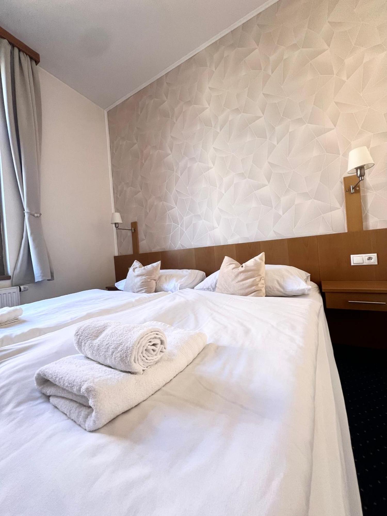 Hotel Apollon Litomerice Exterior photo